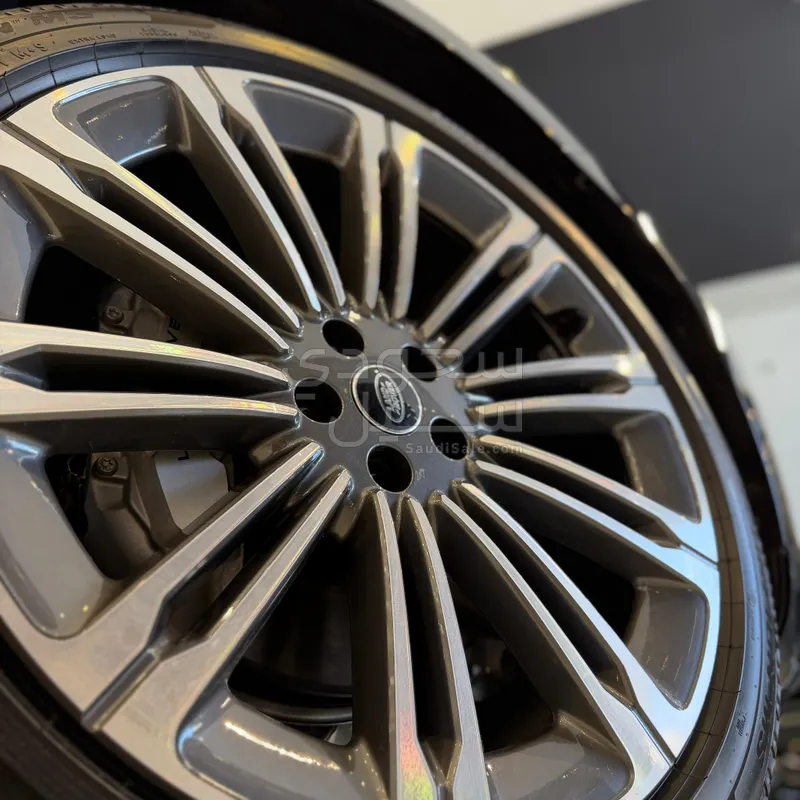 2025 لاند روفر رينج روفر فوج