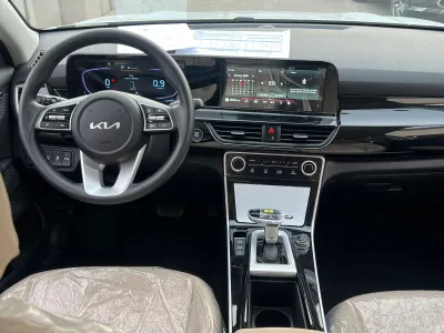 2025 كيا سيلتوس