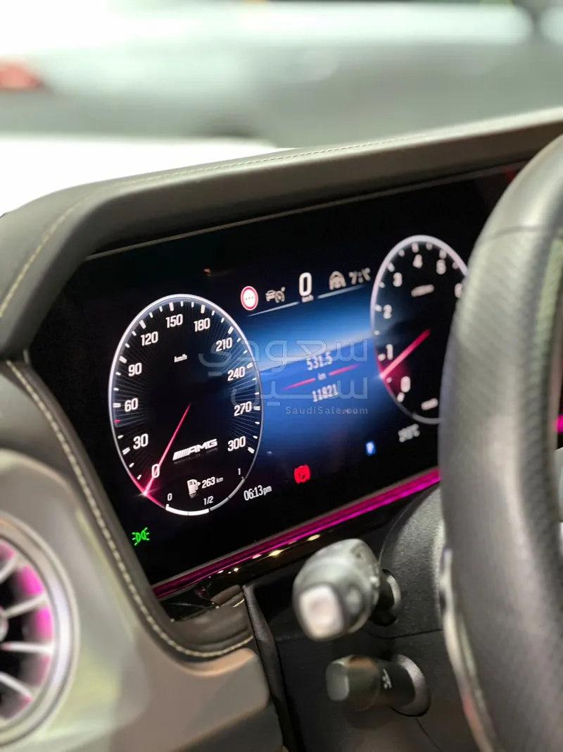 2025 مرسيدس - بنز جي 63 أي إم جي