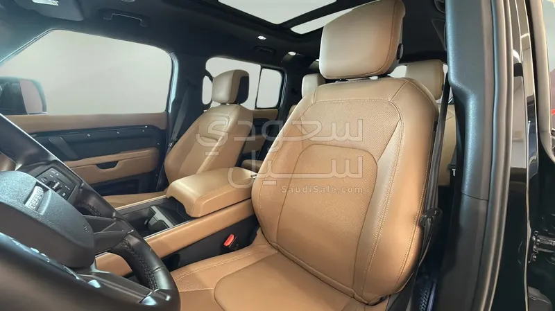 2025 لاند روفر ديفيندر اتش اس اي