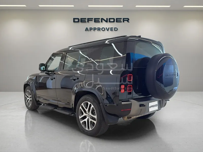2025 لاند روفر ديفيندر اتش اس اي