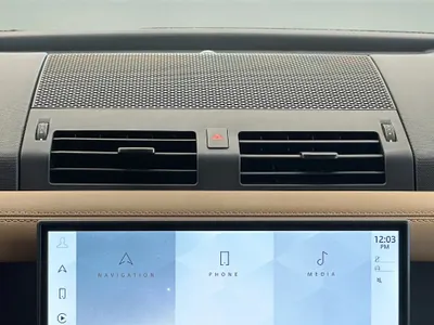 2025 لاند روفر ديفيندر اتش اس اي