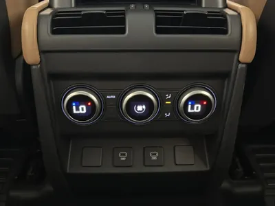 2025 لاند روفر ديفيندر اتش اس اي