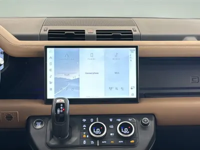 2025 لاند روفر ديفيندر اتش اس اي