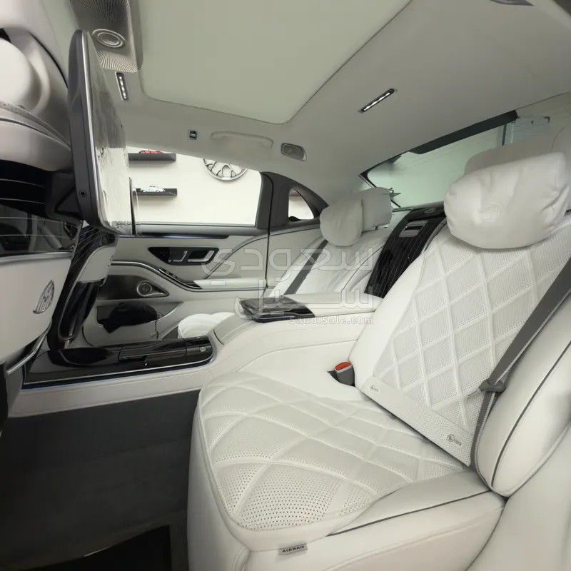 2022 مرسيدس - بنز إس 680 مايباخ