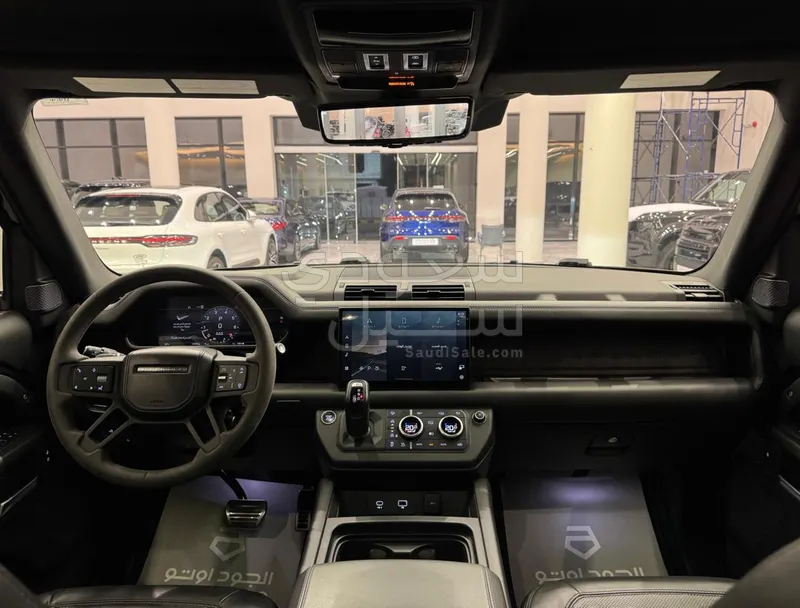 2023 لاند روفر ديفيندر 90