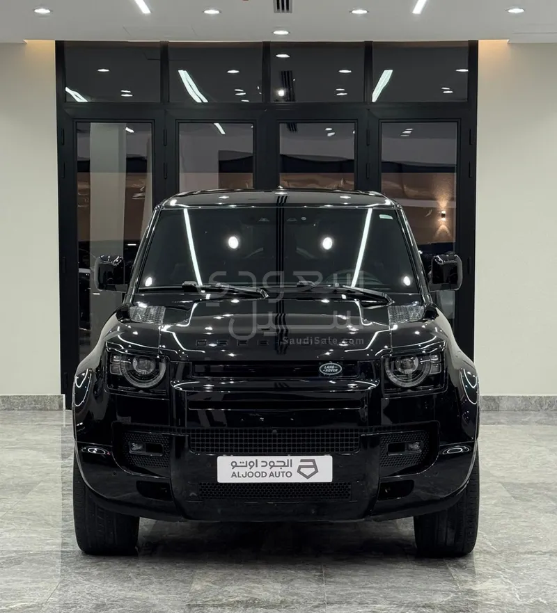 2023 لاند روفر ديفيندر 90