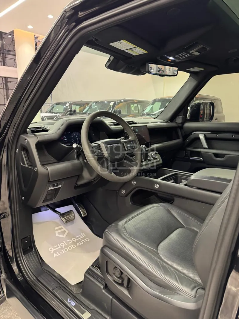 2023 لاند روفر ديفيندر 90