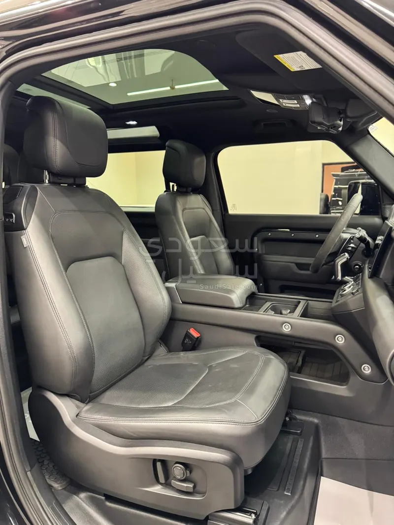 2023 لاند روفر ديفيندر 90