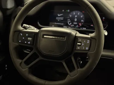 2023 لاند روفر ديفيندر 90