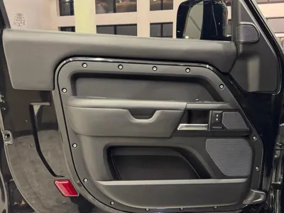 2023 لاند روفر ديفيندر 90