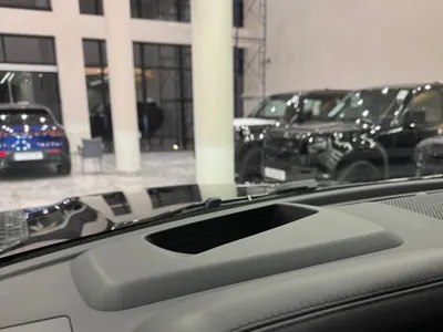 2023 لاند روفر ديفيندر 90