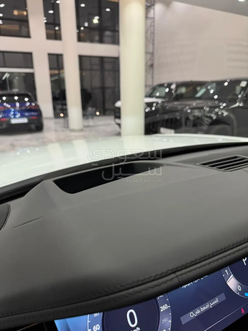 2023 لاند روفر رينج روفر اوتوبيوغرافي