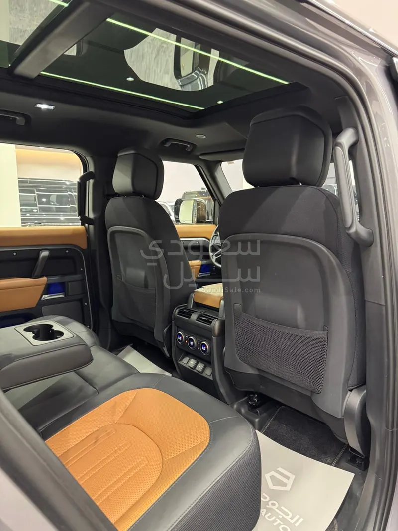 2024 لاند روفر ديفيندر اكس 110