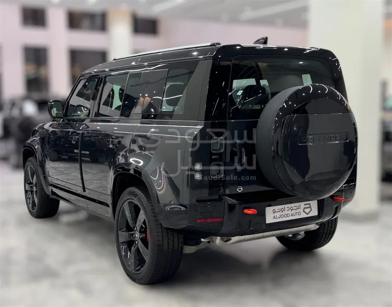 2025 لاند روفر ديفيندر اكس 110