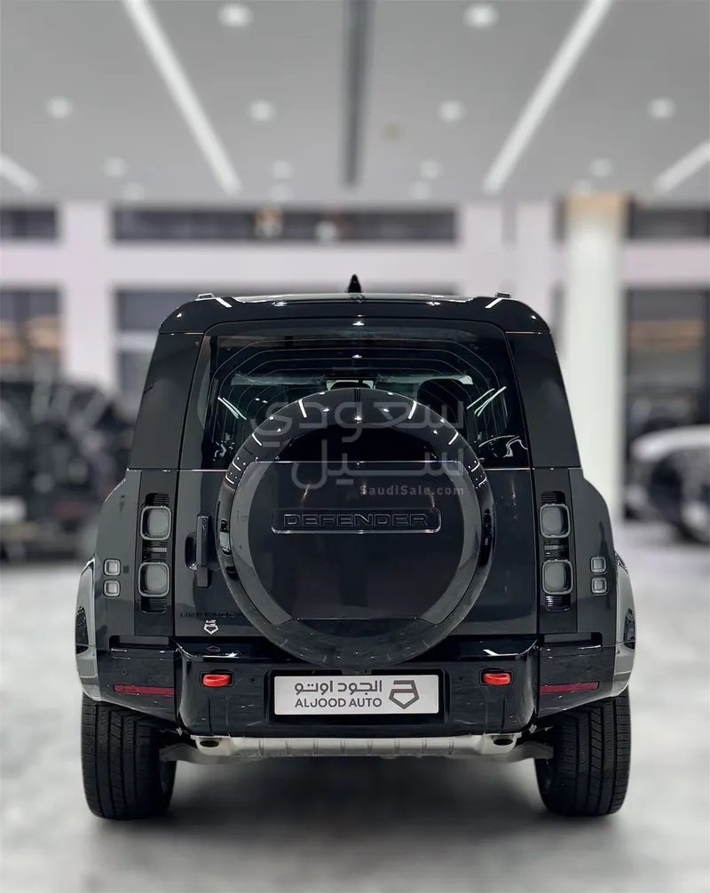 2025 لاند روفر ديفيندر اكس 110