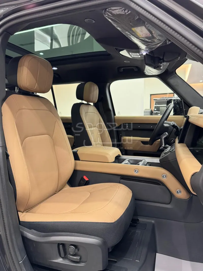 2025 لاند روفر ديفيندر اكس 110