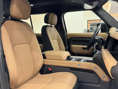 2025 لاند روفر ديفيندر اكس 110