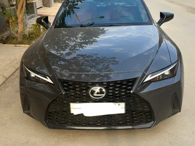 2024 لكزس آي إس 300