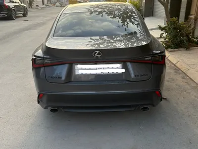 2024 لكزس آي إس 300