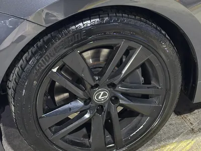 2024 لكزس آي إس 300