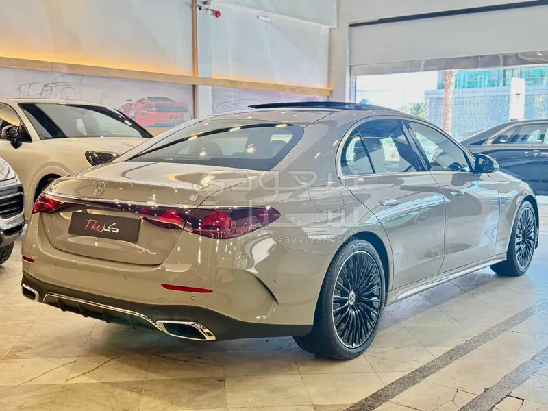 2024 مرسيدس - بنز إي 200 أي إم جي