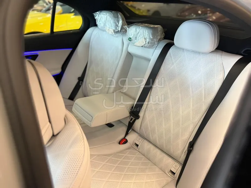 2024 مرسيدس - بنز إي 200 أي إم جي