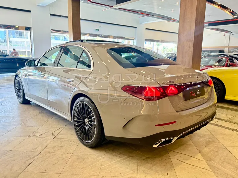 2024 مرسيدس - بنز إي 200 أي إم جي