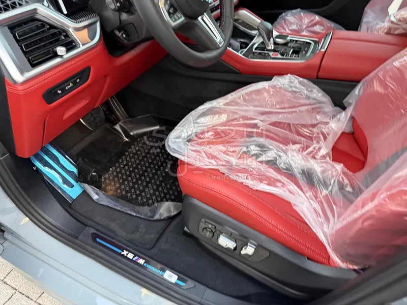 2025 بي ام دبليو الفئة اكس 6 إم كومبيتيشن