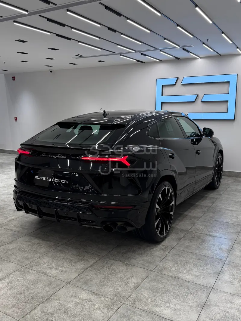 2022 لمبرجيني اوروس