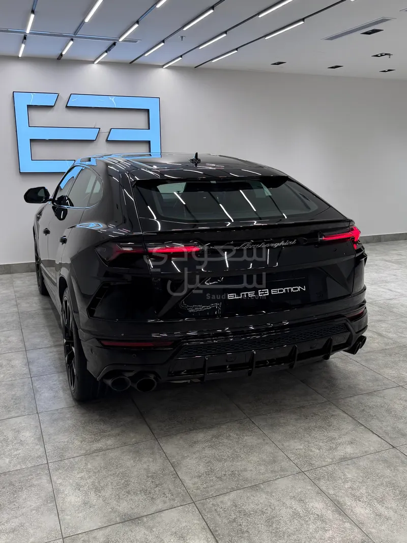 2022 لمبرجيني اوروس