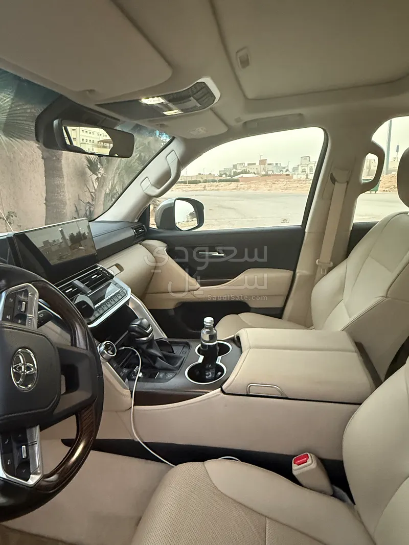 2022 تويوتا لاند كروزر جي اكس ار