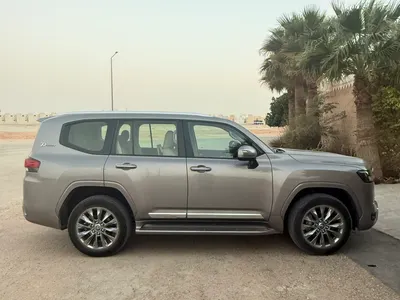 2022 تويوتا لاند كروزر جي اكس ار