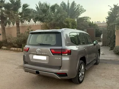 2022 تويوتا لاند كروزر جي اكس ار