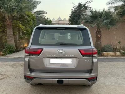 2022 تويوتا لاند كروزر جي اكس ار