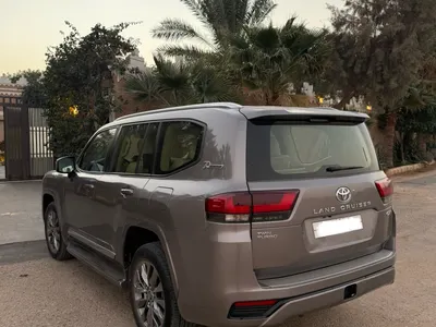 2022 تويوتا لاند كروزر جي اكس ار
