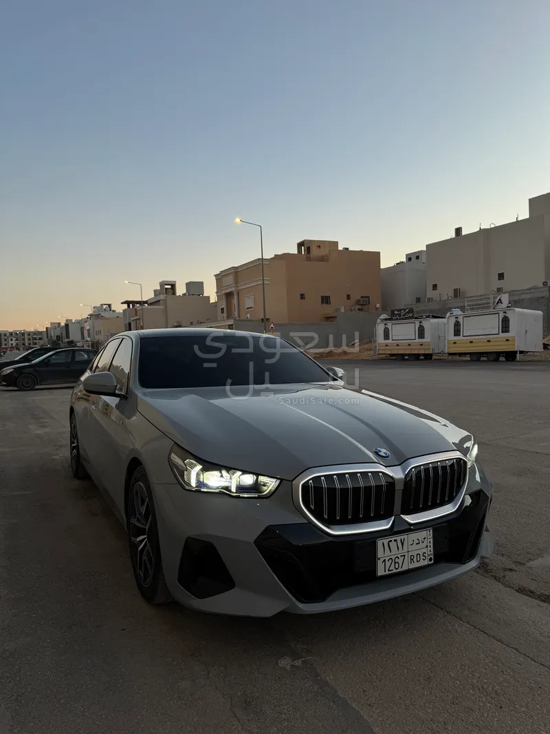 2024 بي ام دبليو الفئة الخامسة 520 أي إم كت