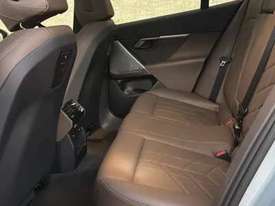 2024 بي ام دبليو الفئة الخامسة 520 أي إم كت