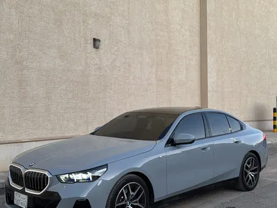 2024 بي ام دبليو الفئة الخامسة 520 أي إم كت