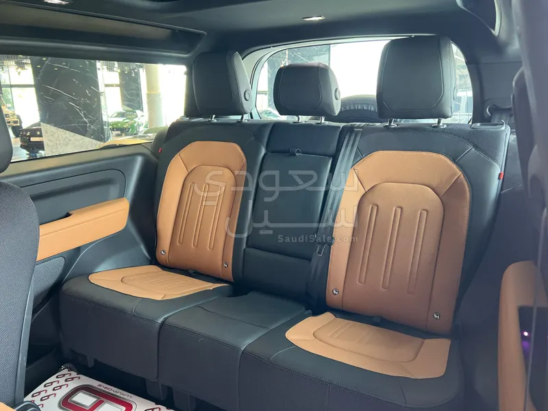 2024 لاند روفر ديفيندر اكس