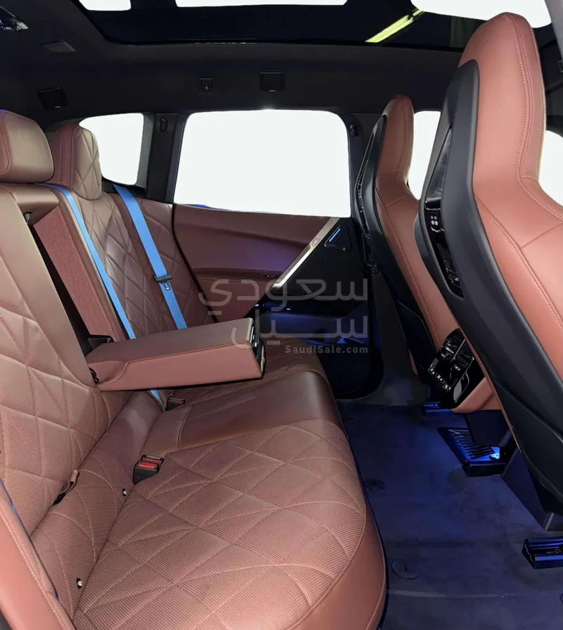 2023 بي ام دبليو الفئة اكس 1