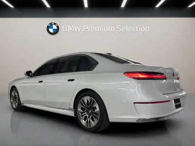 2026 بي ام دبليو الفئة السابعة 735أي