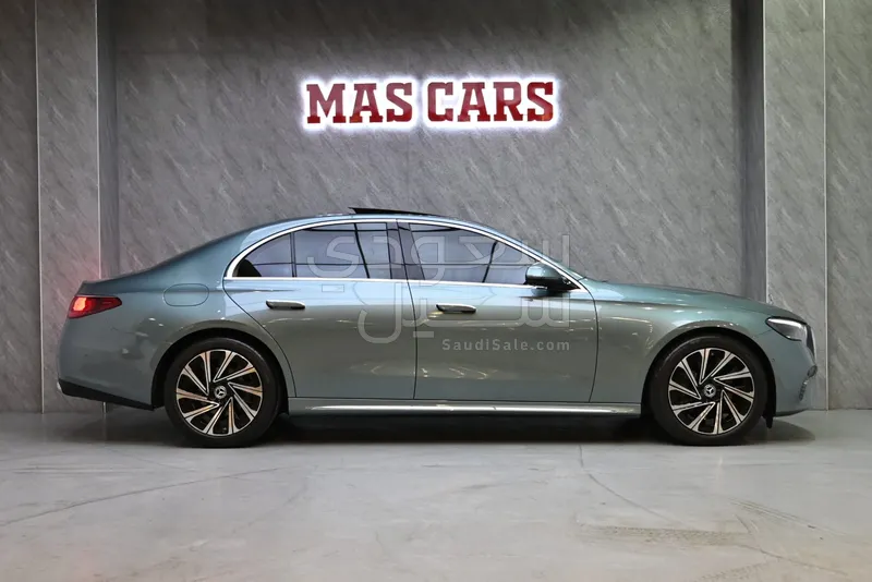 2025 مرسيدس - بنز إي 200