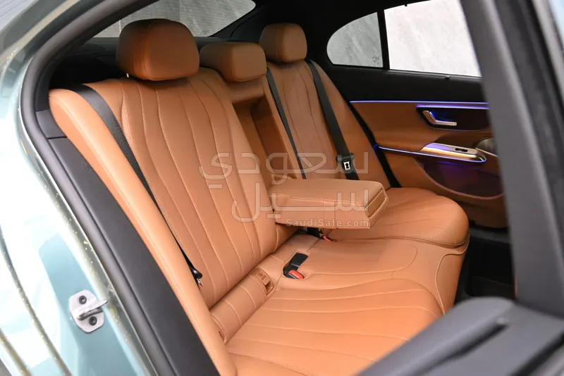 2025 مرسيدس - بنز إي 200