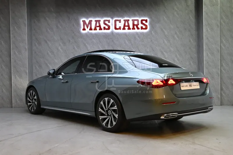 2025 مرسيدس - بنز إي 200