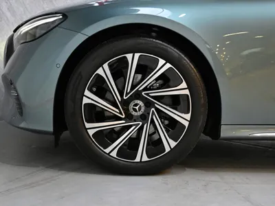 2025 مرسيدس - بنز إي 200