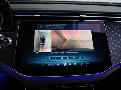 2025 مرسيدس - بنز إي 200