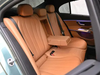 2025 مرسيدس - بنز إي 200