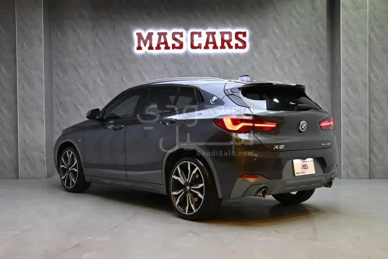 2022 بي ام دبليو الفئة اكس 2