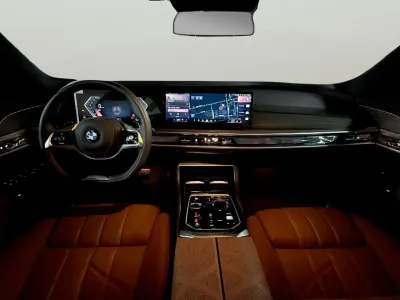 2026 بي ام دبليو الفئة السابعة 735أي